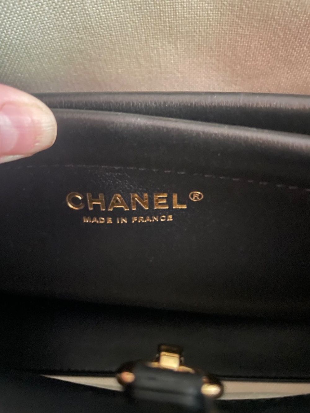 Chanel 26A Urban Essential East West Shopping Bag - Leopard Print Tweed & Black - Picture 15 of 15